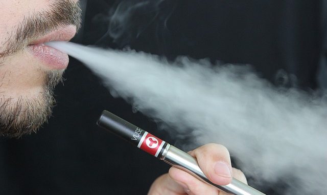e-cigarette-1301670_640